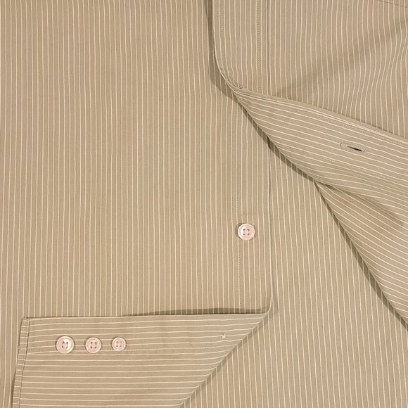 Vintage J. Crew Men's Medium Long Sleeve Button Down Shirt Style 67411 (2005) - Picture 7 of 14